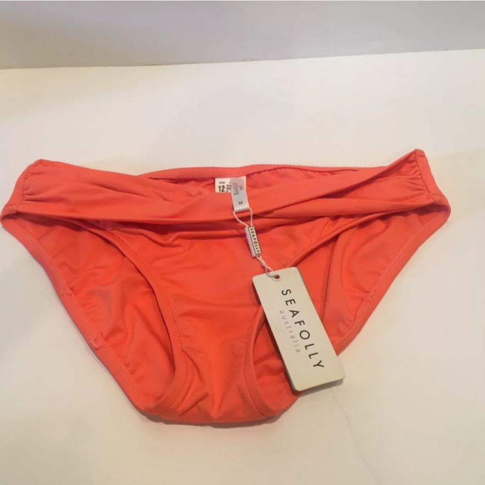 Seafolly twist bottom size 8US 12AU. NWT. Vibrant orange color.